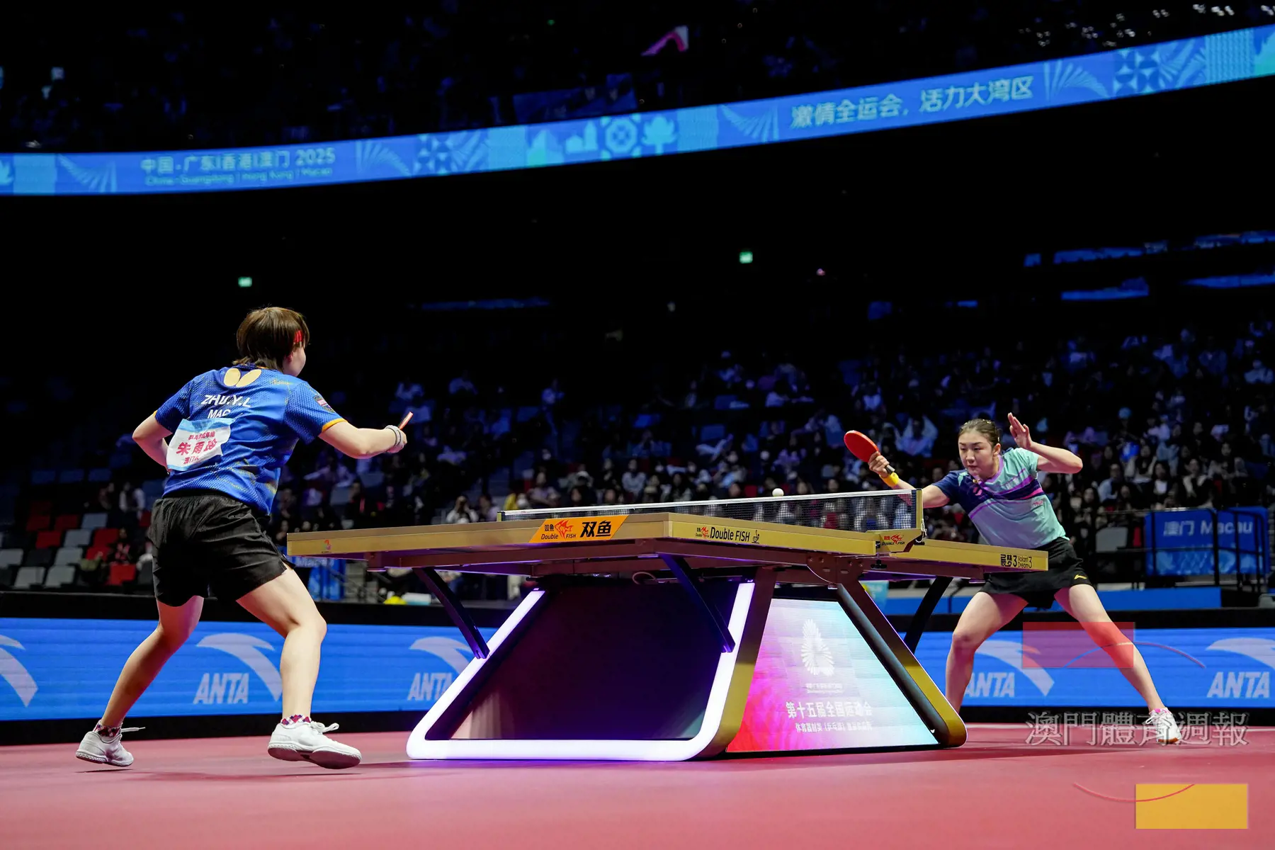 副1 朱雨玲在銅牌戰對陣巴黎奧運女單冠軍陳夢.jpg